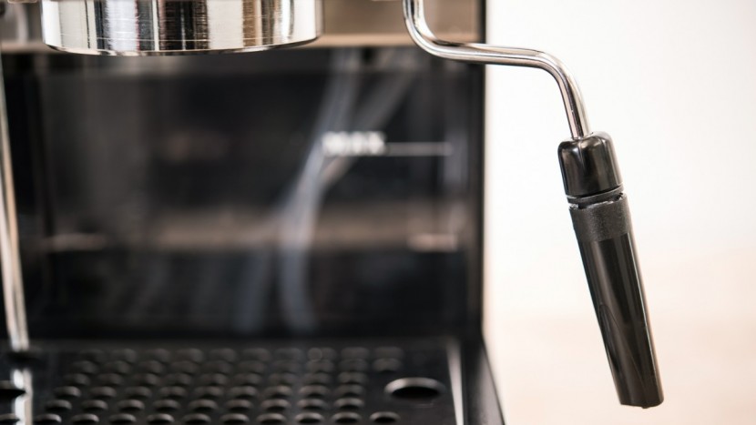 gaggia classic - the steam wand is too long to hang over the drip tray, do it tends...