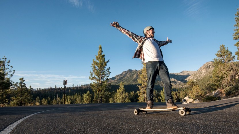 evolve gtx bamboo street - this board has enough acceleration to easily throw you off if you...