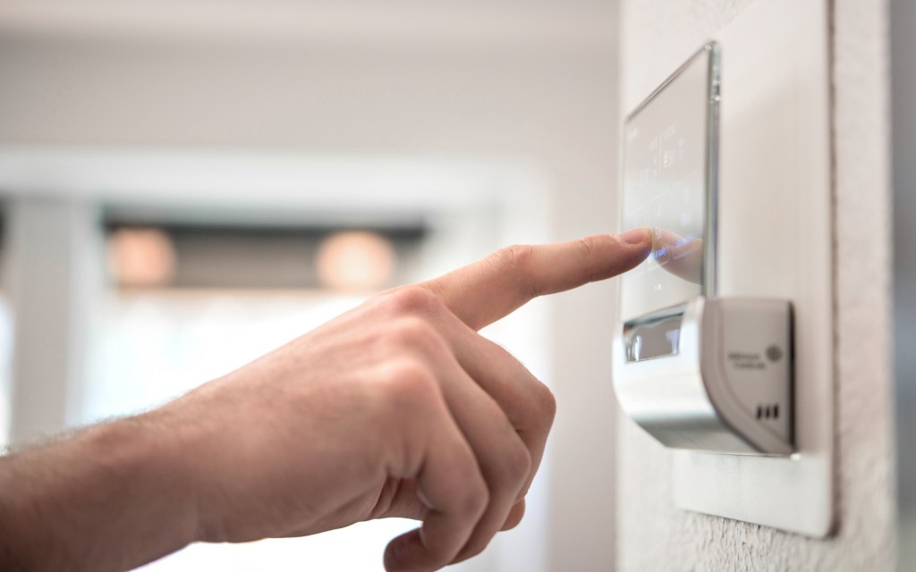 johnson controls glas - this product is decently easy to use, but does accumulate...