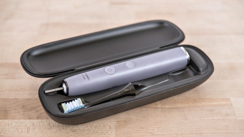 philips sonicare diamondclean smart 9500 - the travel case can both charge the toothbrush and store two brush...