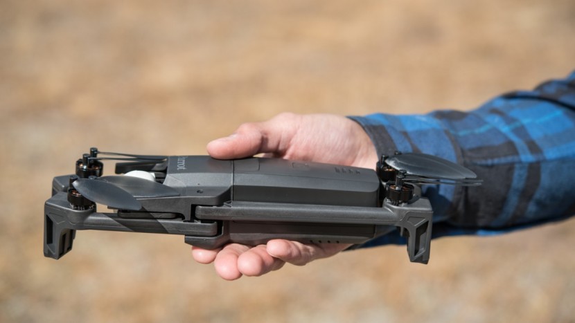 parrot anafi - the parrot anafi folds down quite small but feels quite flimsy, so...