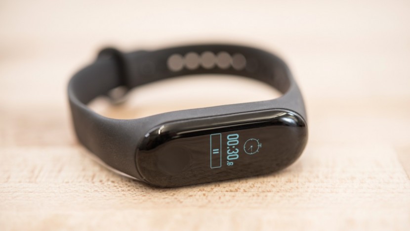 xiaomi mi band 3 - this tracker only really acted as a stopwatch when you tracked...