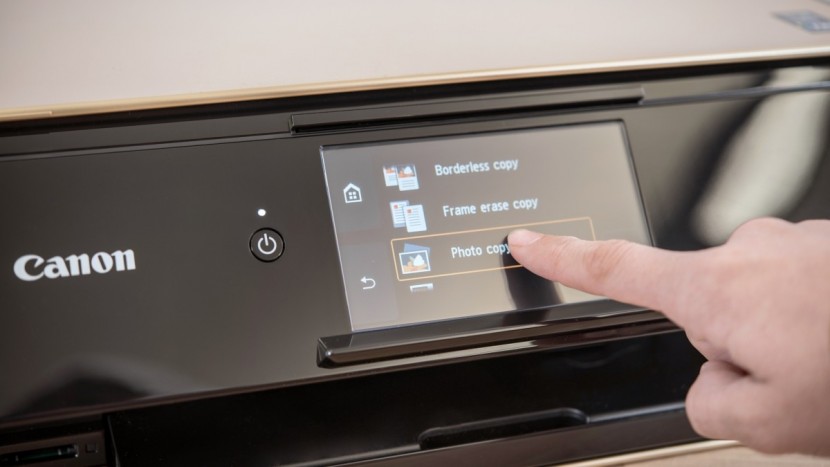 canon ts9120 - the large touchscreen makes navigating menus easy.