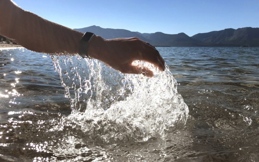 fitbit charge 3 - the charge 3 looks great and can get wet without problems!