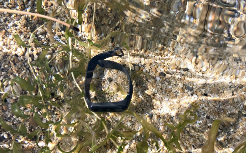 xiaomi mi band 3 - the mi band 3 can be fully submerged.