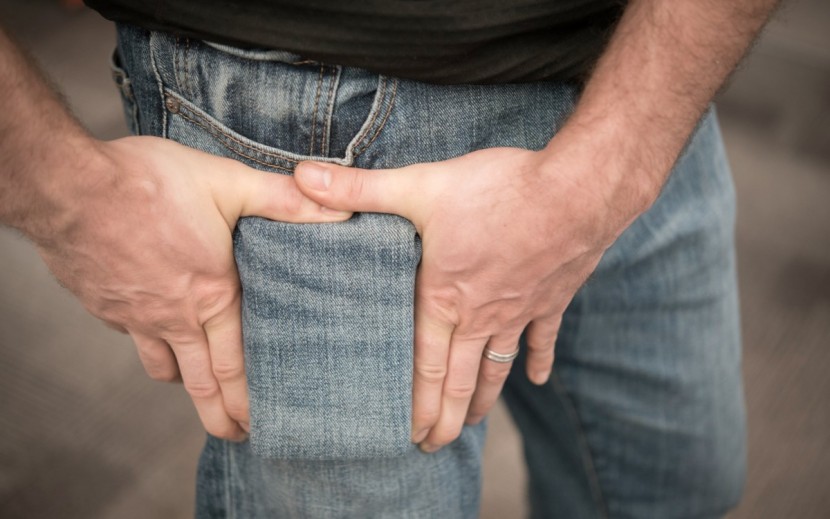 it definitely is quite cumbersome to carry this around in a pocket.