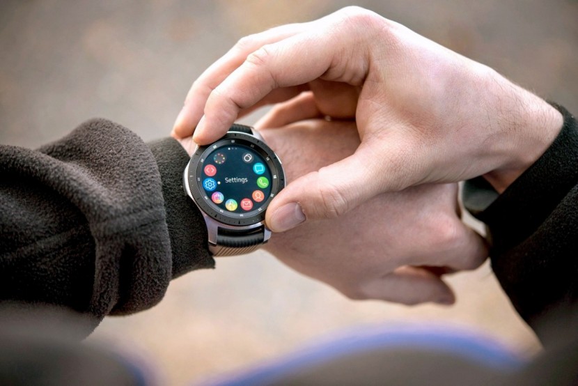 samsung galaxy watch - the rotating bezel is a super easy way to navigate through the menus...