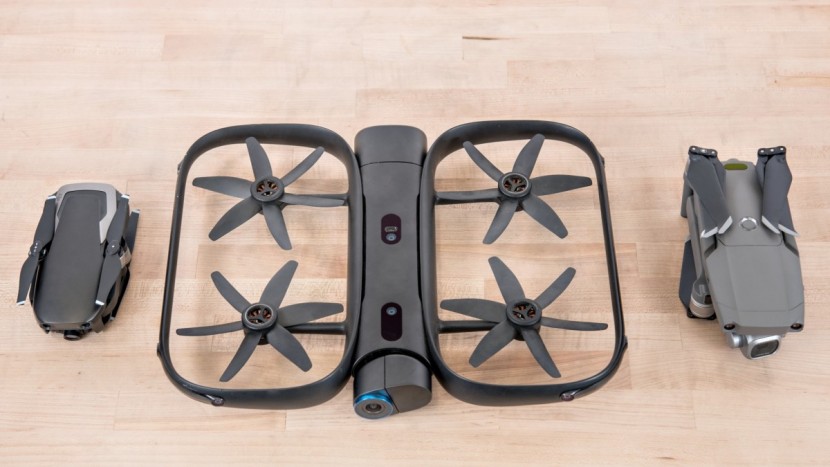 skydio r1 - the skydio compared to a mavic air (left) and mavic 2 pro (right).