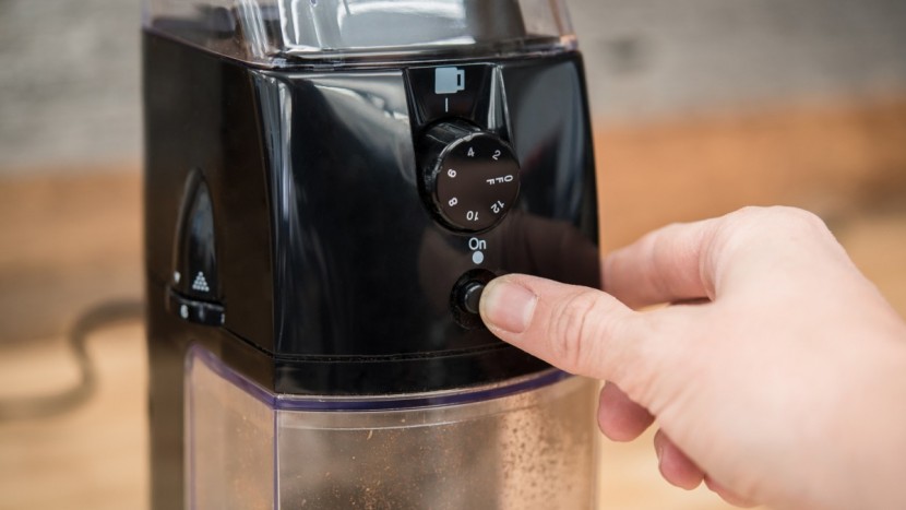 chefman electric burr - the chefman's controls are fairly simple and straightforward.