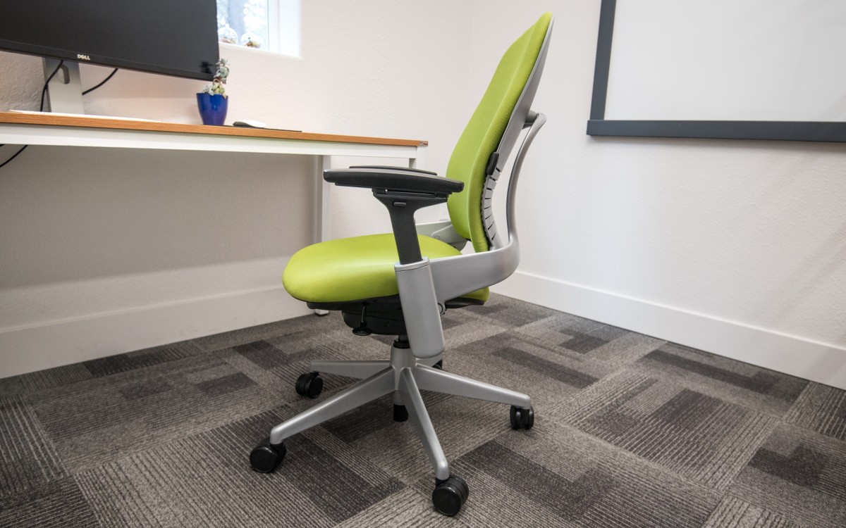 Steelcase Leap Review (This chair required almost no assembly at all and was ready to go in less than five minutes.)