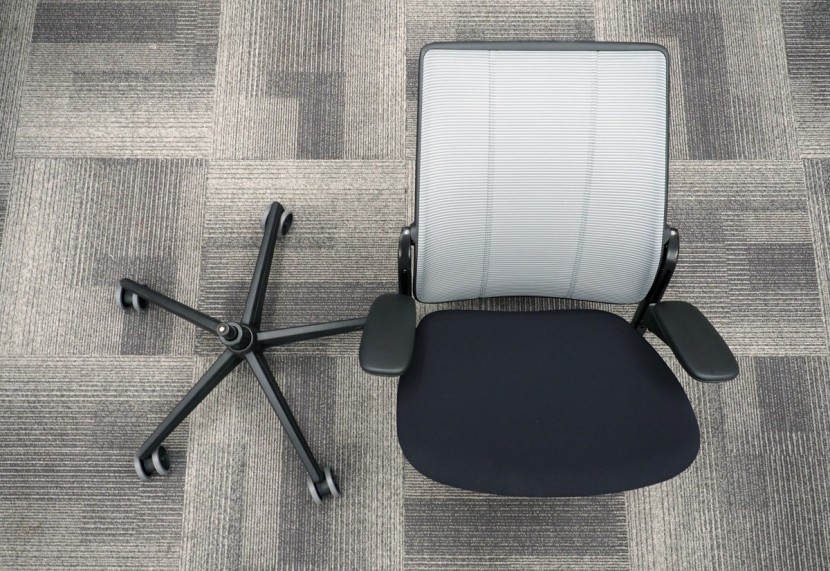 humanscale diffrient smart office chair - this chair required almost no assembly at all.