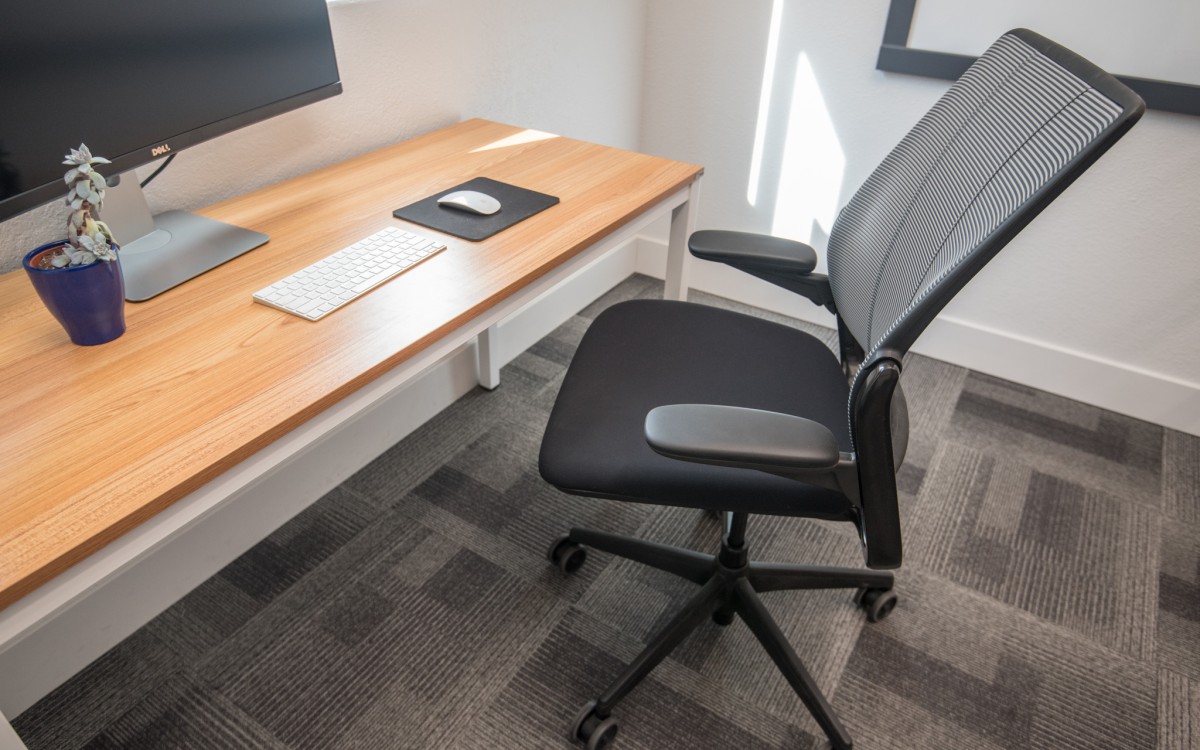 Humanscale Diffrient Smart Office Chair Review (The Diffrient is a great chair, but it is a bit pricey.)