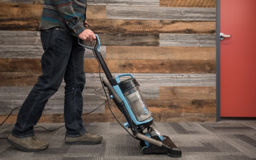 black+decker airswivel lite - this vacuum actually did fairly well at collecting pet hair...