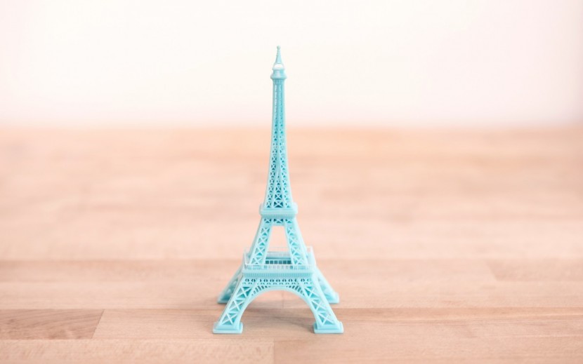 anycubic photon - the practically flawless eiffel tower created by the photon.
