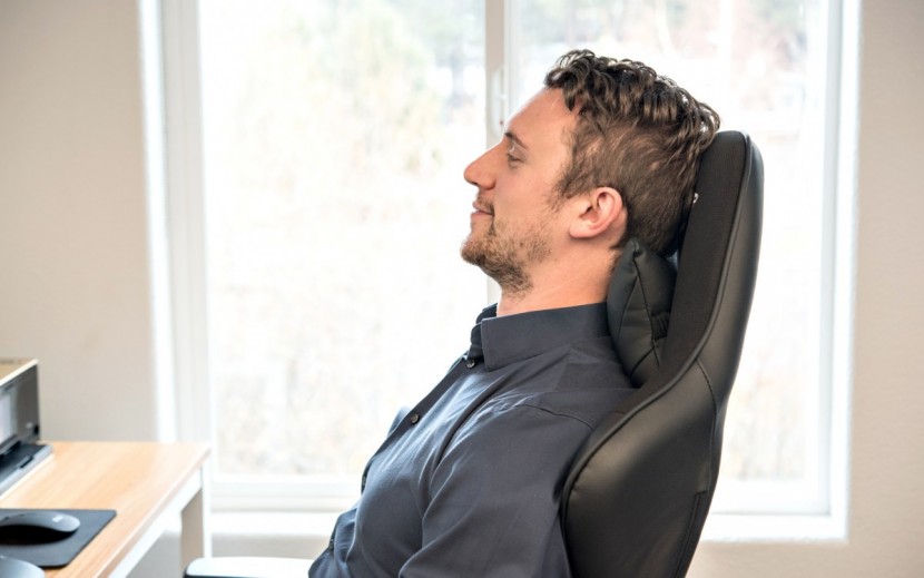 dxracer racing series - this chair has an integrated headrest.