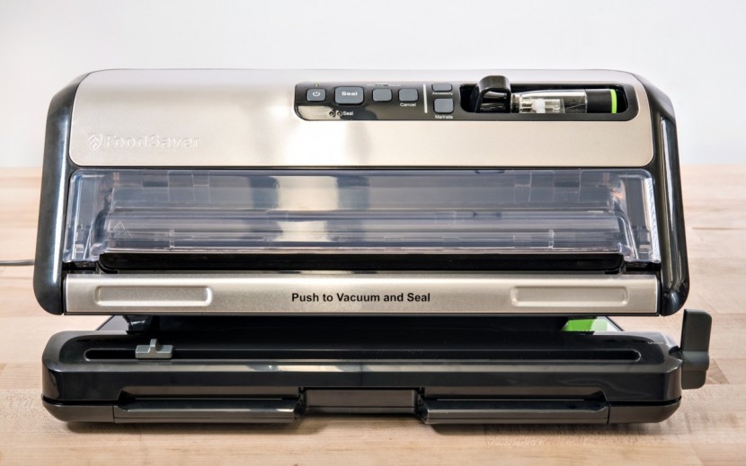 vacuum sealer - the fm5200 is very convenient to use.