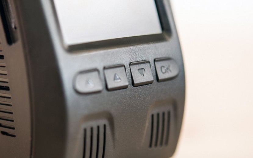 aukey dr02 - four simple buttons and well-designed menus make for a good user...