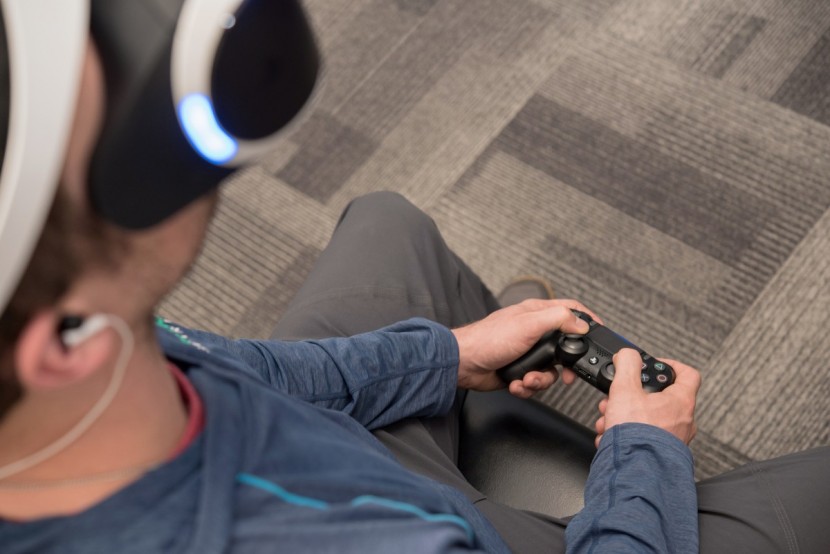 playstation vr - most games utilized the playstation controller, making it feel less...