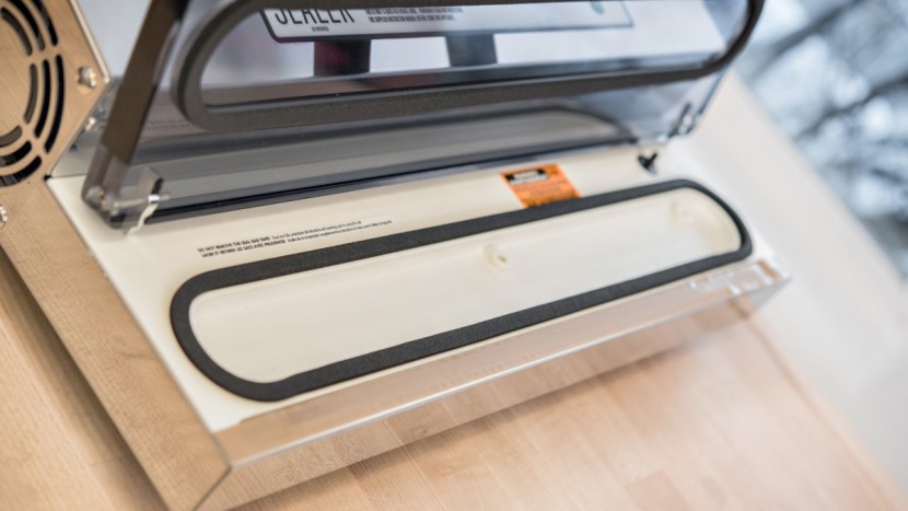 vacuum sealer - the weston pro is designed for someone with serious vacuum sealing...