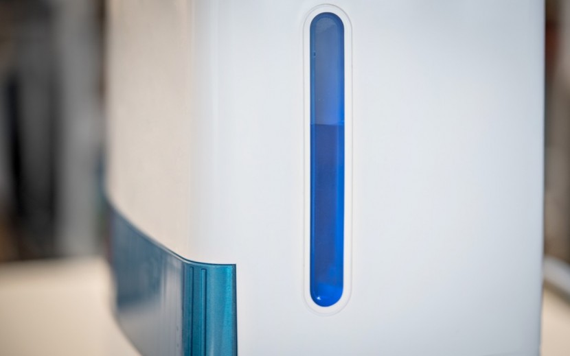 levoit lv450ch - a small window lends a view to how much water is left in the tank.