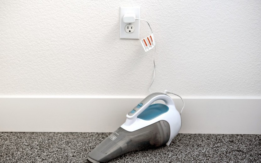 black+decker hhvi315jo42 - this black+decker model doesn&#039;t have a battery charging indicator.