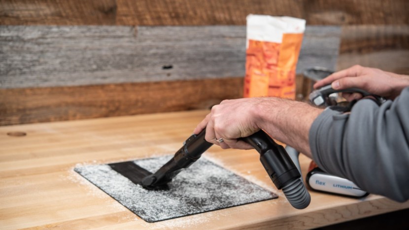 black+decker flex vac bdh2020fl - the flex vac does fine for dusting.