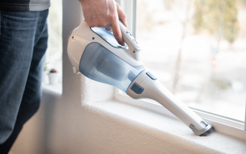 handheld vacuum - the &#039;jr02 does a fairly good job at cleaning cramped areas.