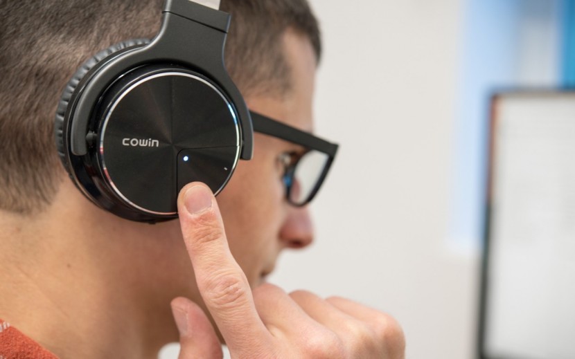 cowin e7 pro - the e7 pro's noise active cancellation leaves a lot to be desired.