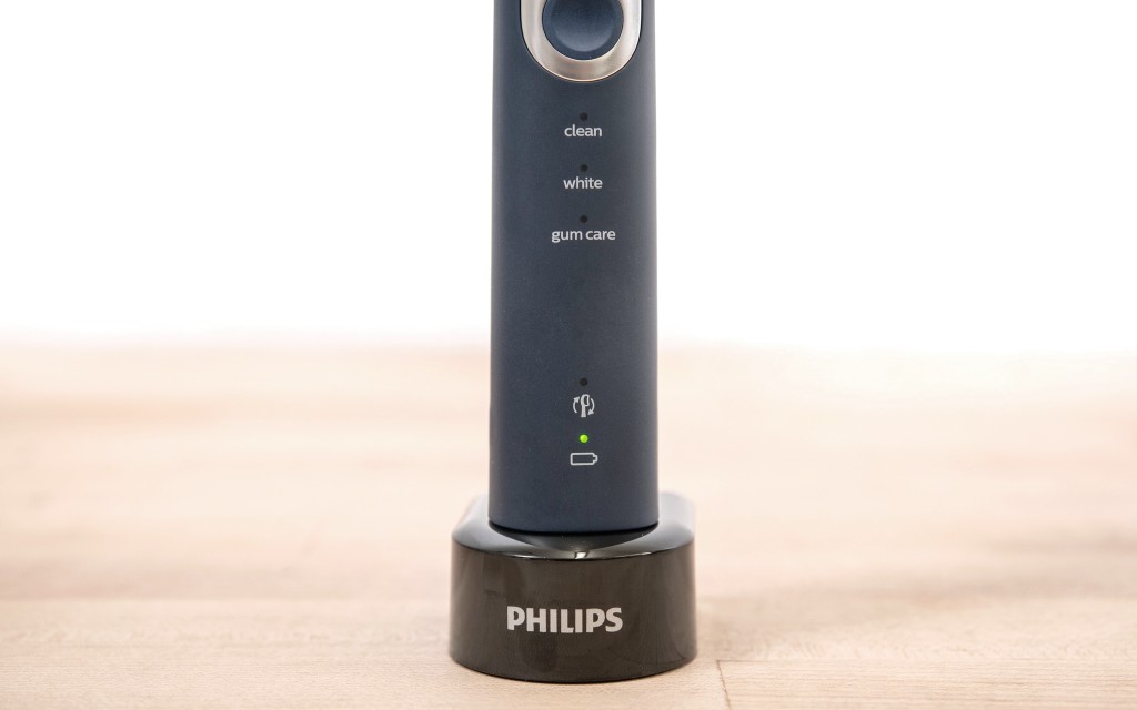 philips sonicare protectiveclean 6100 - the protectiveclean 6100 has a fancy feature that notifies you when...