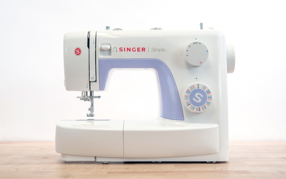 Singer Simple 3232 Review (The Singer Simple 3232 sewing machine.)