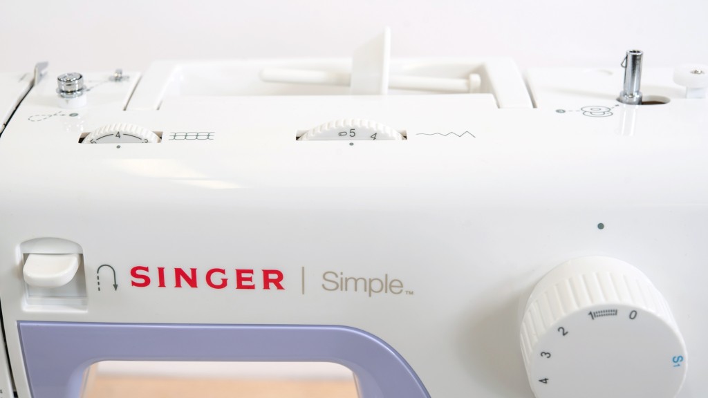 Singer 3232 Simple 32-Stitch Sewing Machine, White