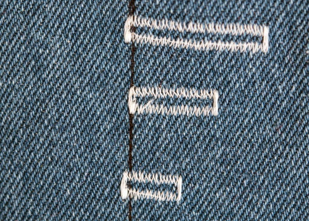 spiegel sp 3201 - the sp 3201 is equipped with a 1-step button hole.