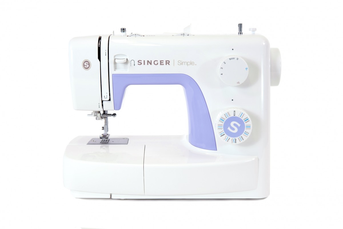 SINGER® Simple™ 3232 Sewing Machine with 110 Stitch Applications 