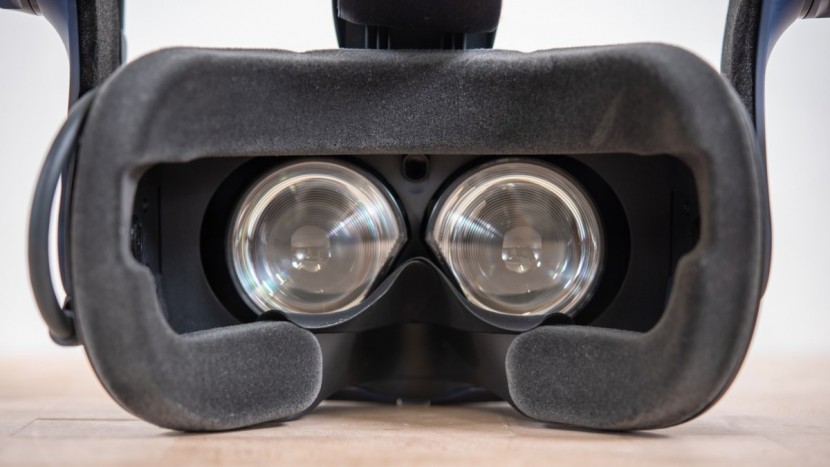 htc vive pro - the vive pro is well padded.