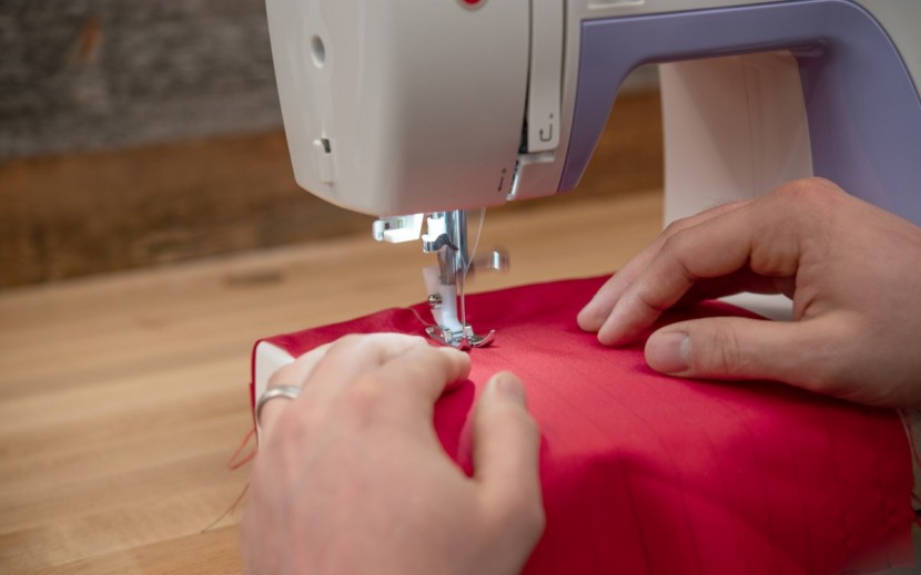 singer simple 3232 - we had trouble with bunching on the lighter fabrics.