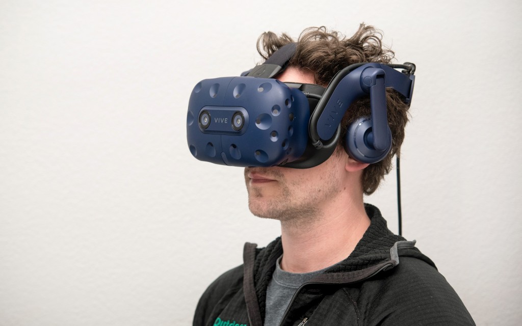 HTC Vive Focus: Fair Review of VR Headset - Visartech Blog