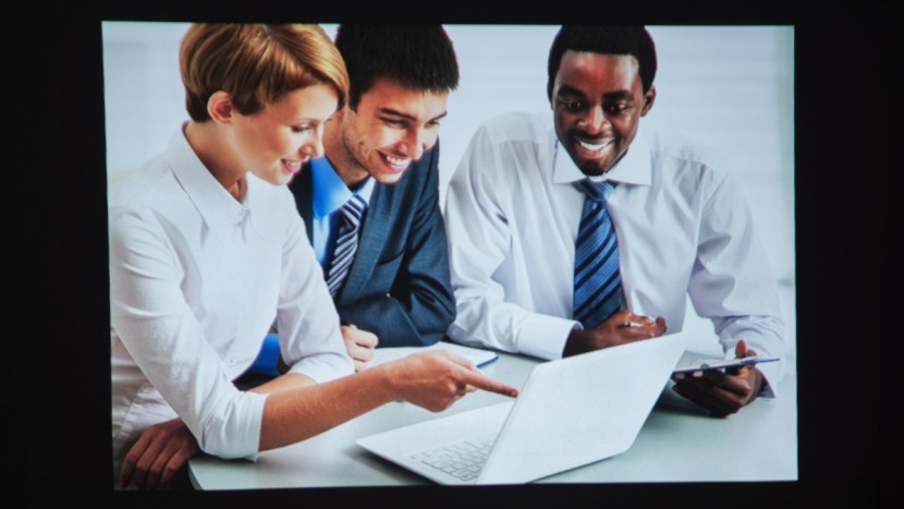 viewsonic m1 portable - we noticed added redness on skin when we used the m1 in lower light...