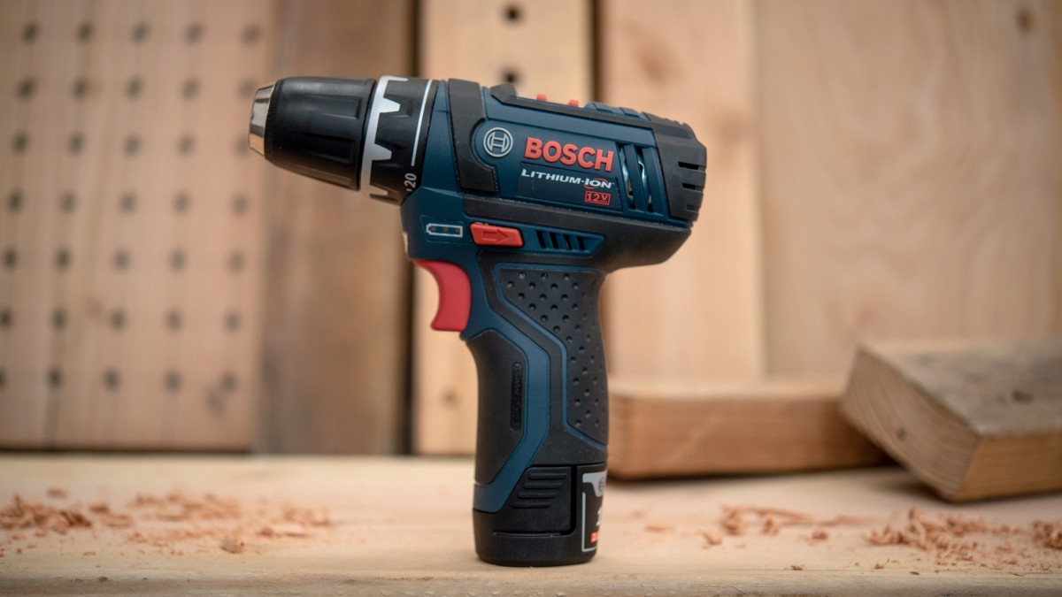 Bosch 12V Max Drill/Driver Kit PS31-2A Review (The lightweight Bosch PS31-2A.)