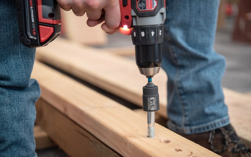 milwaukee m18 compact 1/2" drill driver kit 2606 - we predrilled holes for the lag screws.