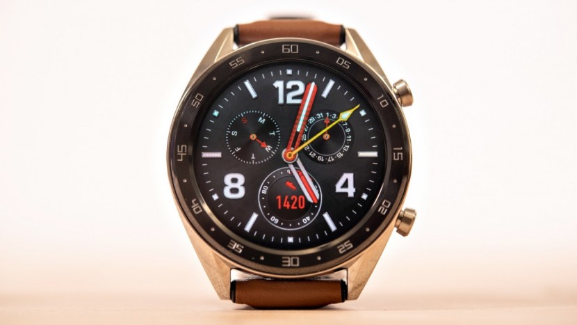 huawei watch gt classic - the watch gt has a 1.39" display.