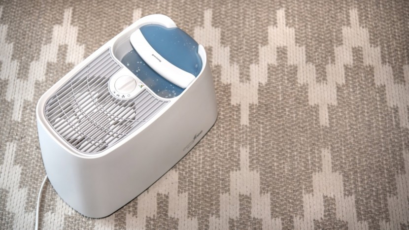 honeywell hcm-350 - the hcm-350 uses a fan to blow air over a wet wick. this evaporative...