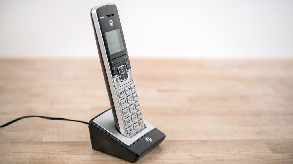 at&amp;t tl96273 - the battery life for this phone is average compared to the others.