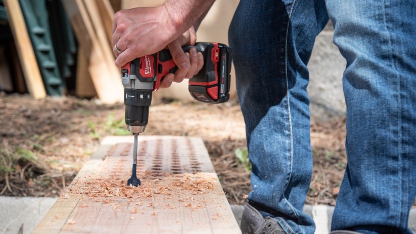 milwaukee m18 compact 1/2" drill driver kit 2606