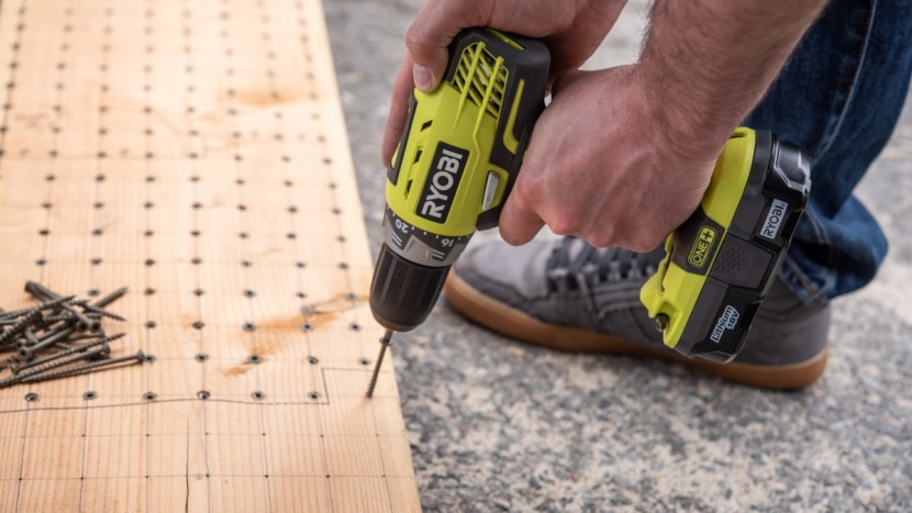 ryobi p252 - this model had good control when you need to counter sink screws.