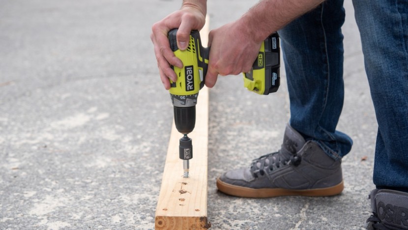 ryobi p252 - the ryobi completed the lag screw test, but not without some coaxing.