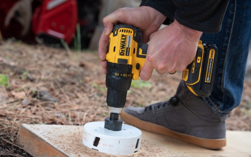 Dewalt dcd777c2 20v max sales
