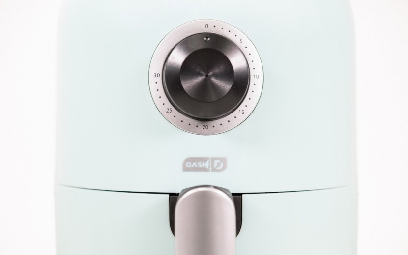 dash compact - the labeling on the compact's dials feels oddly spaced.