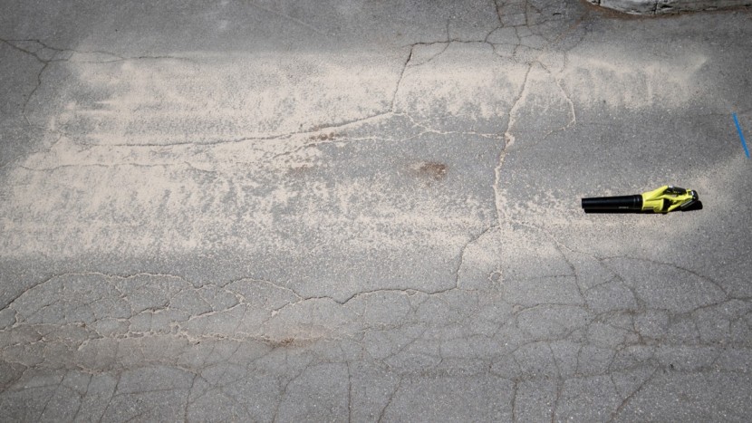 ryobi 40v ry40460 - we were pleased with how far away this model could move sand.