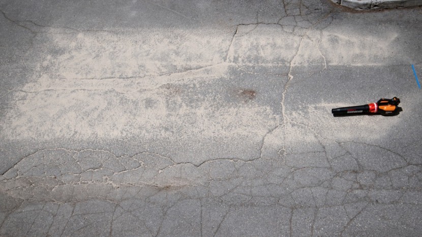 worx turbine 56v wg591 - the wg591 can effectively move playground sand.