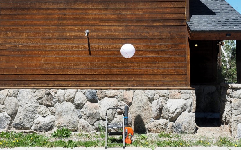 husqvarna 320ib 40v leaf blower - the 320ib keeps the beach ball up high enough for a good parlor trick.